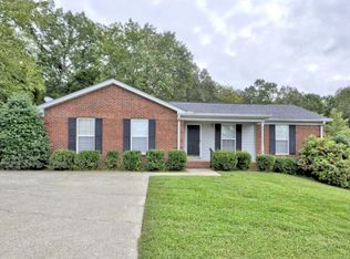 210 Eisenhower Dr, Ashland City, TN 37015