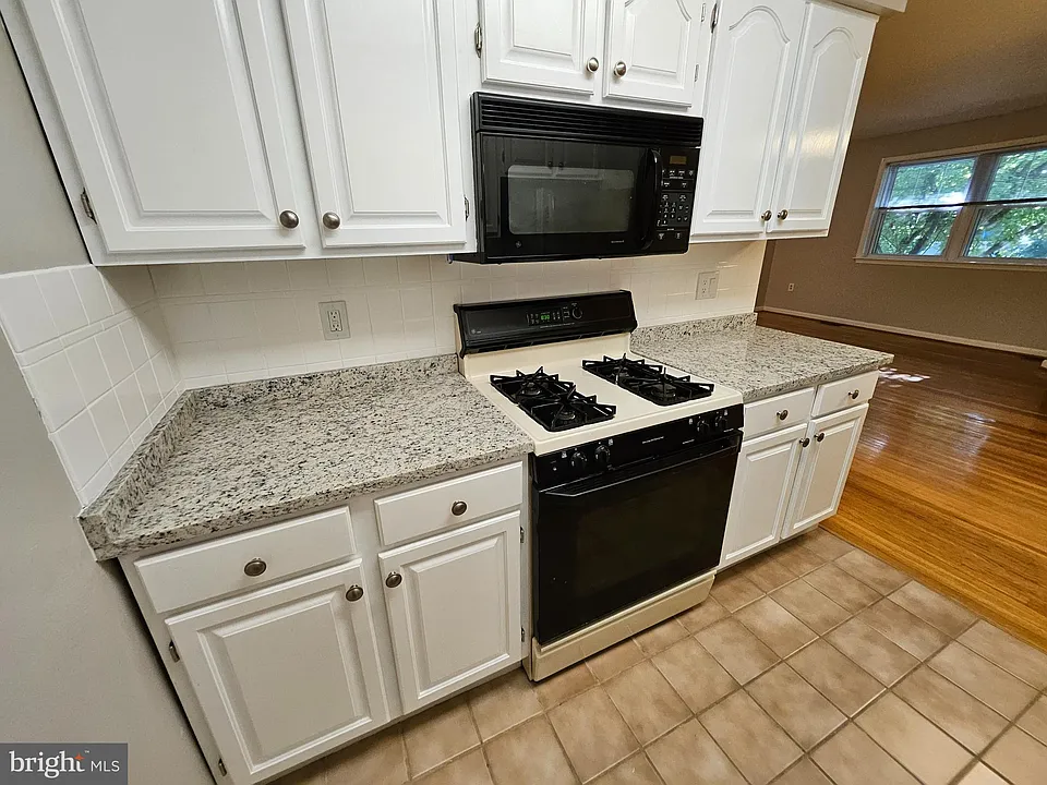 200 N Wayne Ave #9