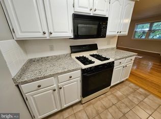 200 N Wayne Ave APT 9, Wayne, PA 19087