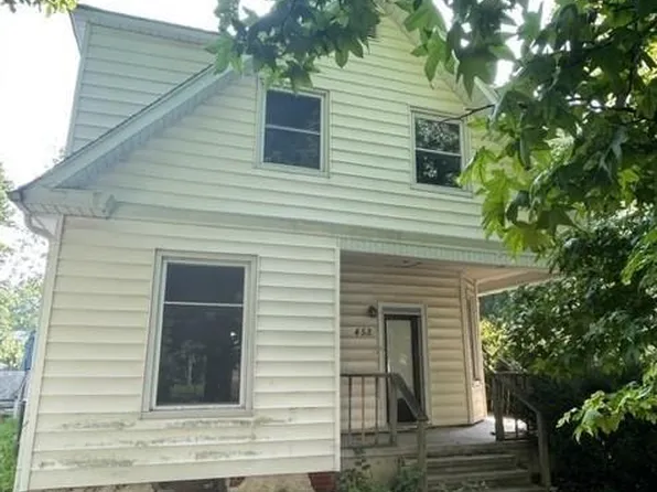 452 3rd St, Illiopolis, IL 62539