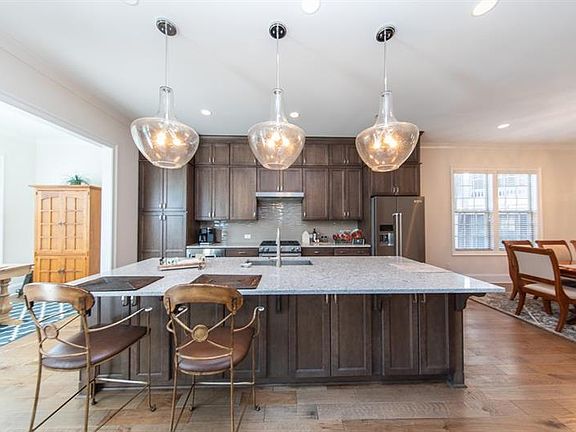 2nd image of 7017 Richwood Cir