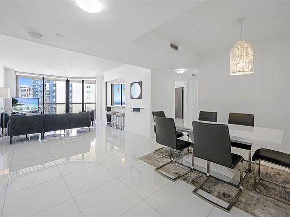 5th image of 20191 E Country Club Dr APT 2104
