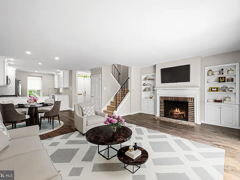 15 Llanfair Rd #D — Photo 10