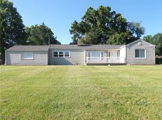 738 E Warner Rd, Akron, OH 44319