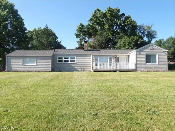 738 E Warner Rd, Akron, OH 44319