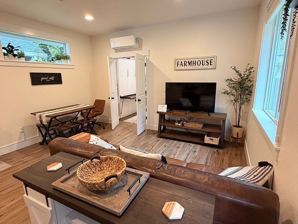 1st image of 15258 SE Lee Ave #15258
