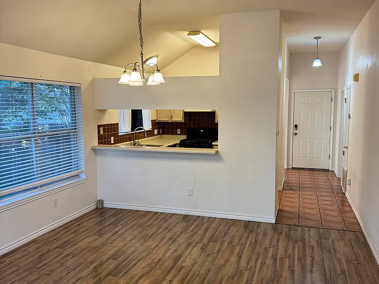 4719 Castleman Dr — Photo 1