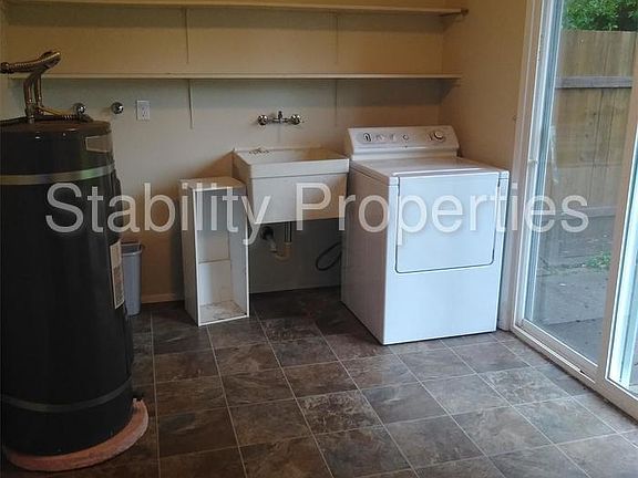 5th image of 2505 Mitchell Ave NE