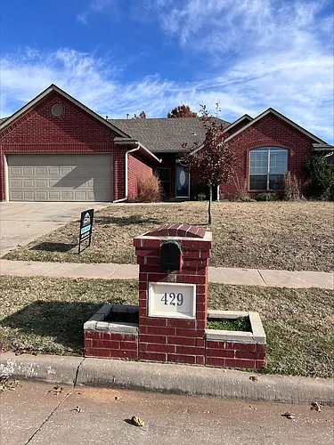 429 Daybreak Dr Photo 1