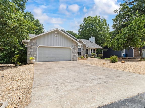 4th image of 10 Lavendon Circle Dr