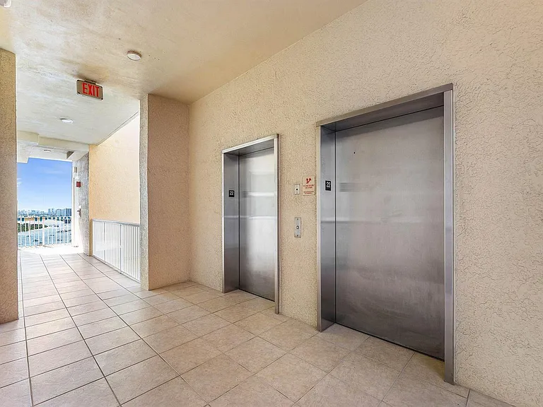 2640 Lake Shore Dr #2215 — Photo 59