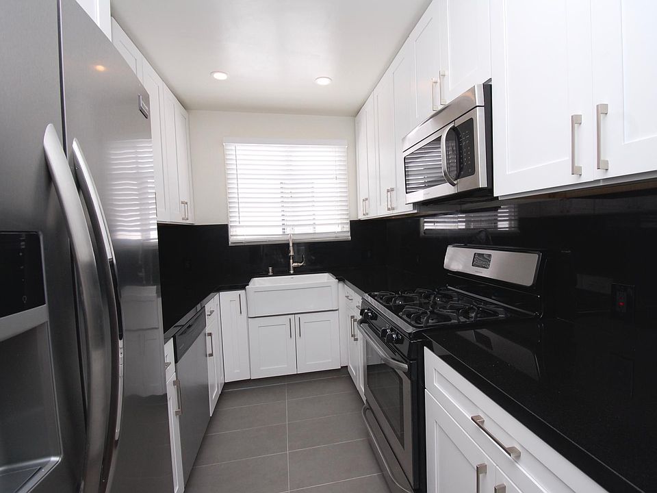 1st image of 9937 Robbins Dr APT 6