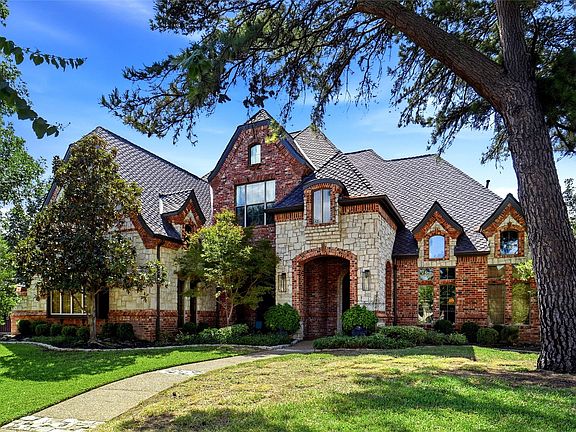 2nd image of 1804 Summit Ct