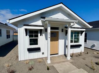 579 Coffee Ln, Ashland, OR