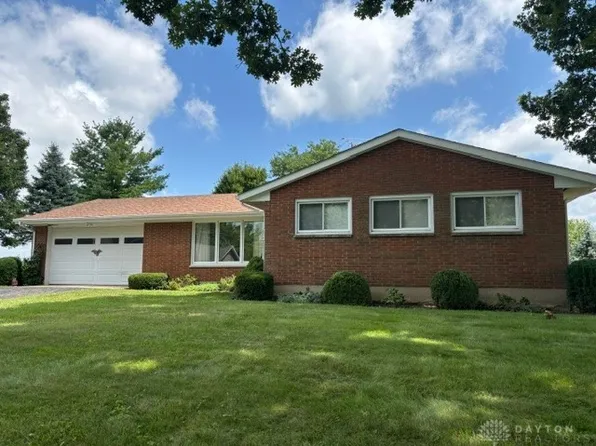 756 S Church St, New Lebanon, OH 45345