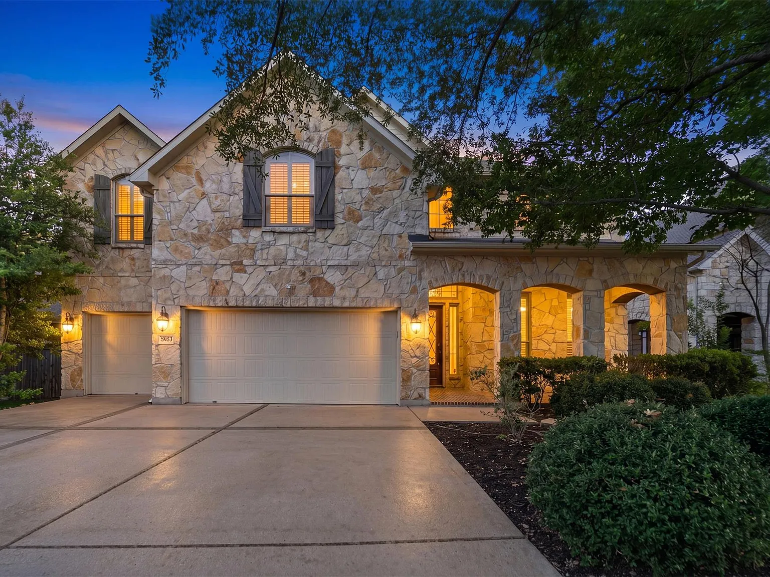 4 bed, 3.5 bath, 3162 sqft, $3,100 — Photo 1