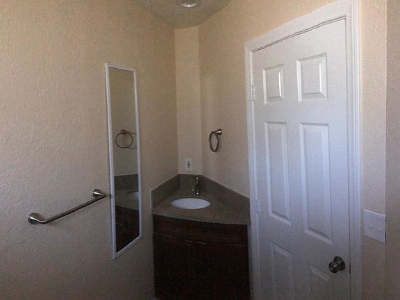 3rd image of 4234 Wilson Ave #B