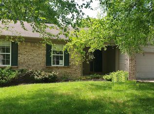 1005 Hunter Ln, Lake Saint Louis, MO