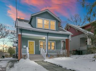 7421 Carroll Ave, Takoma Park, MD 20912
