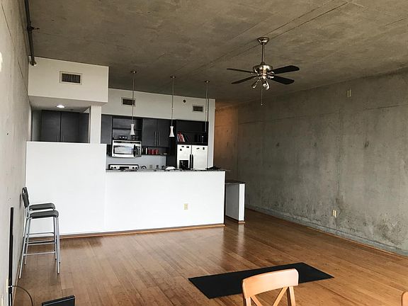 kitchen/living room