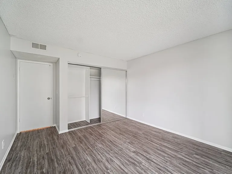 4200 Harbor Blvd — Photo 43