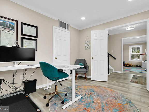 5th image of 12916 Shaw Pl