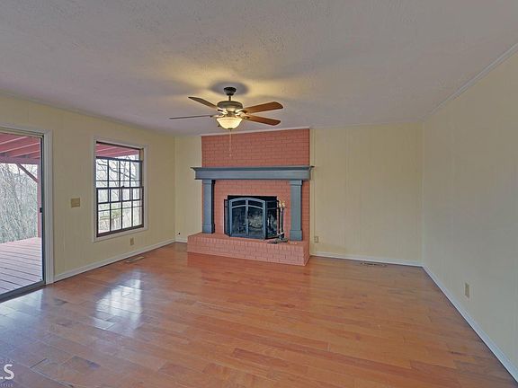 3rd image of 588 Prime Hill Dr