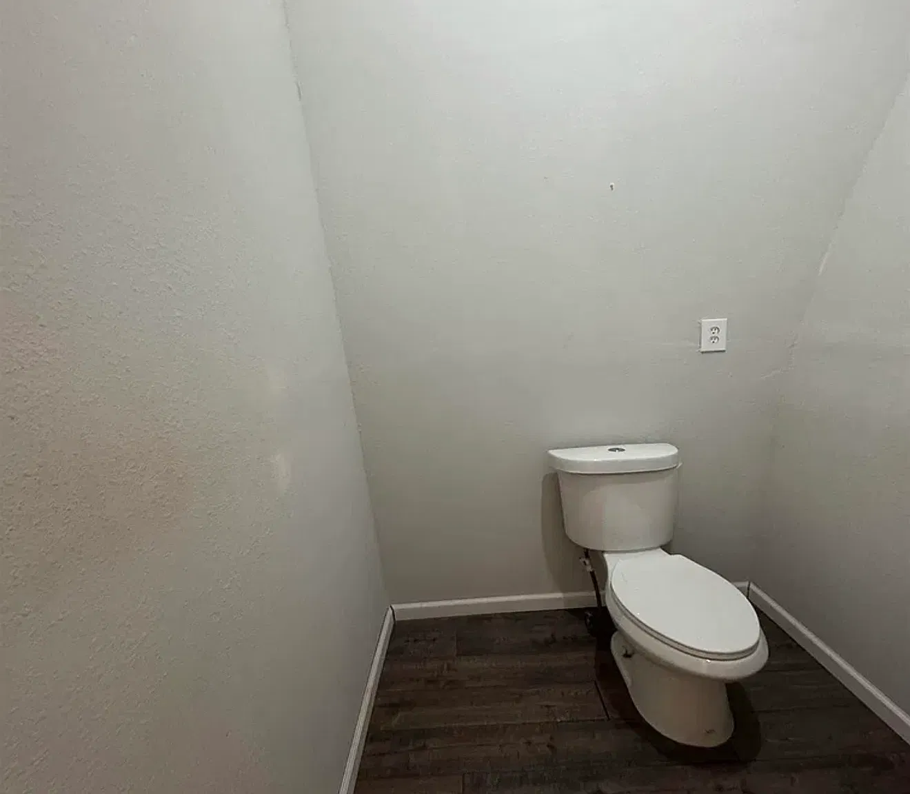 3 bed, 2.5 bath, 1850 sqft, $2,500 — Photo 1
