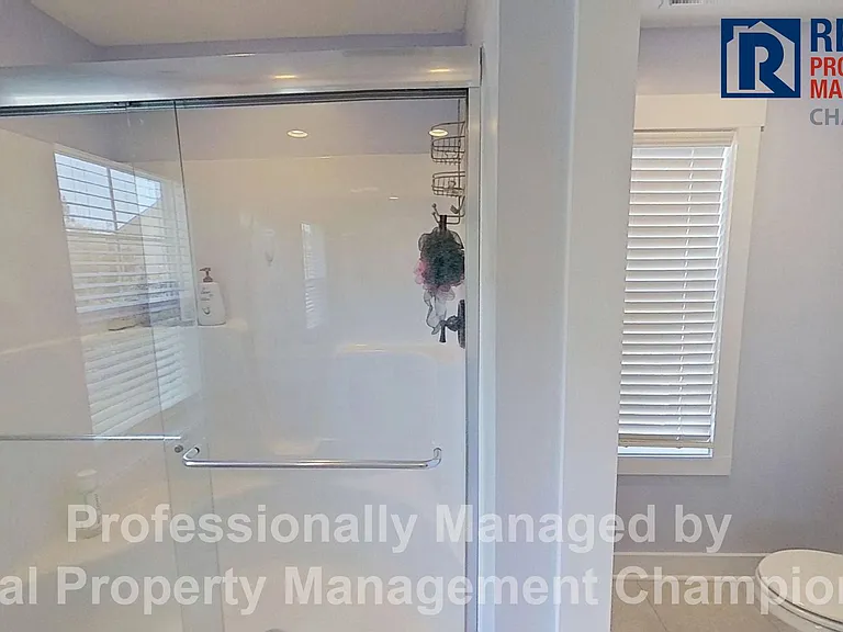 241 E Ivybridge Dr — Photo 14