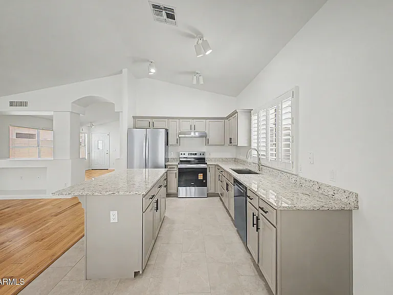 4626 E Charleston Ave — Photo 1