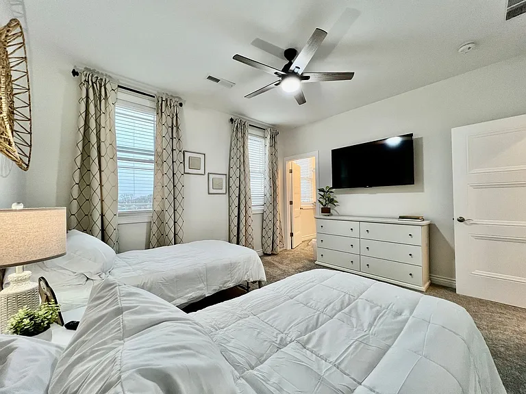 4817 Granada Ct — Photo 33