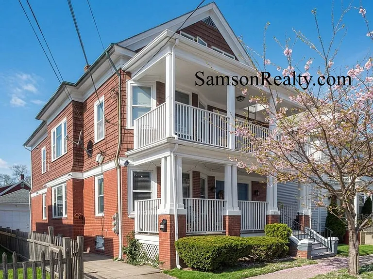 48 Pembroke Ave #2 — Photo 2