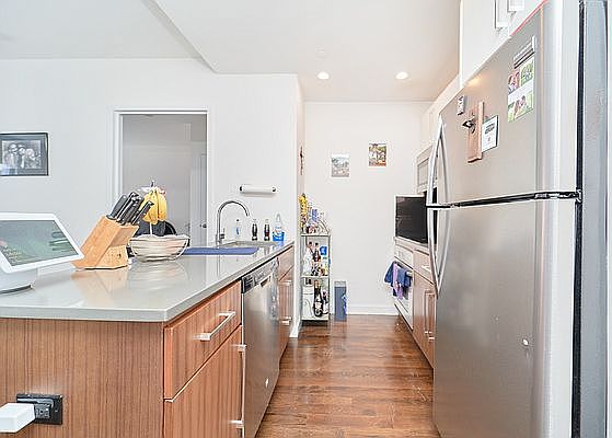 4th image of 1209 Dekalb Ave APT 217
