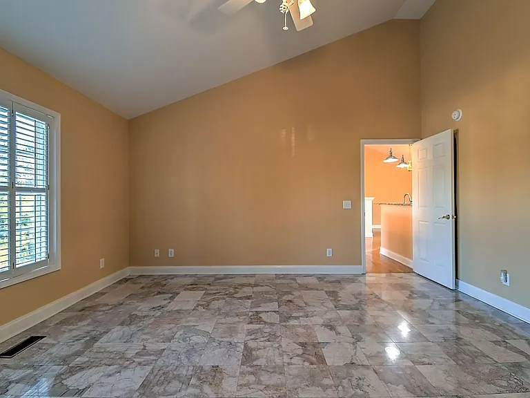 168 Old Mill Ct — Photo 9