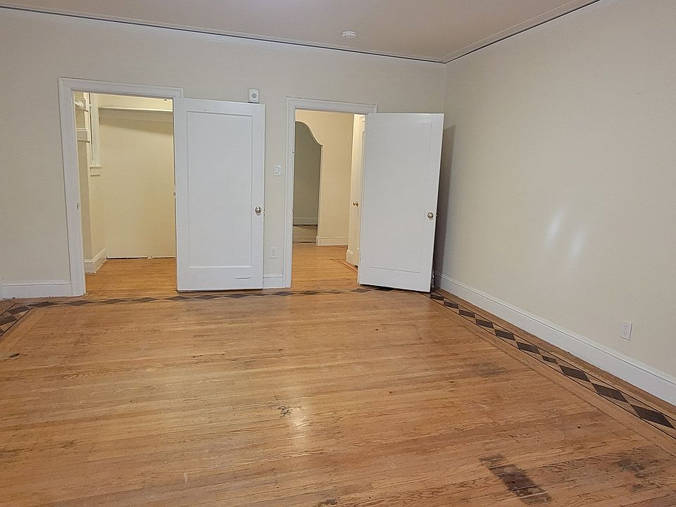 1st image of 850 Oak St #2