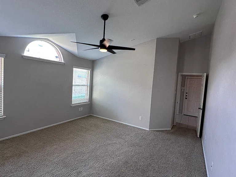 6902 Golden Oak Ln — Photo 13
