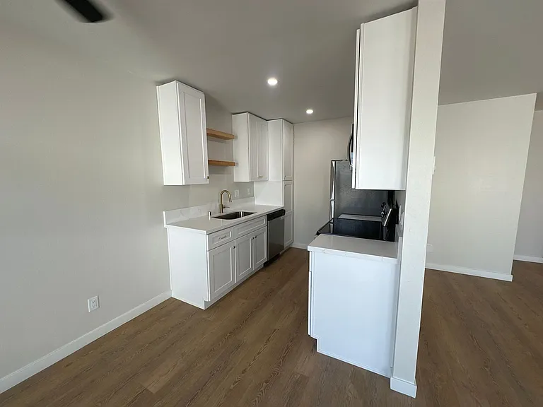 6675 Linda Vista Rd — Photo 19