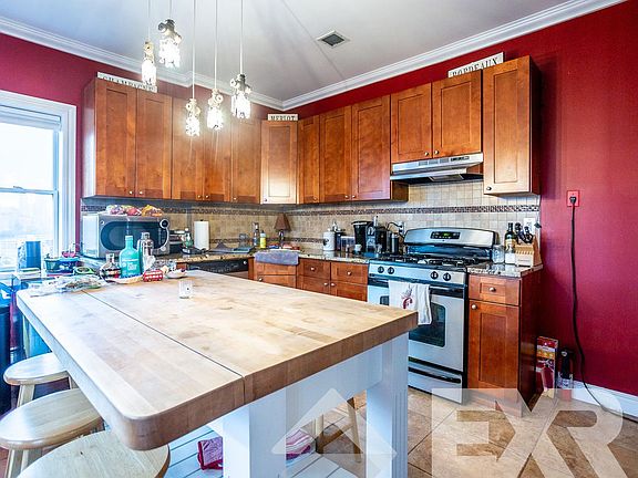 2nd image of 12-03 Jackson Ave #Penthouse