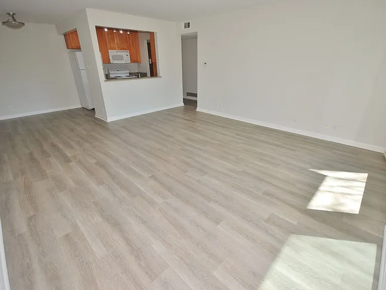 1222 Oak Grove Associates LLC — Photo 4