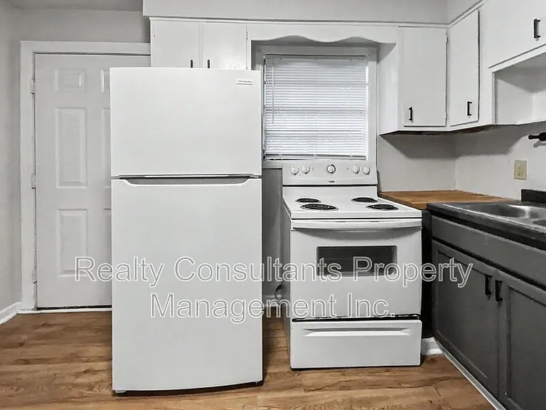 1813 Walker Ave #B — Photo 3