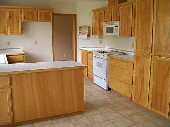 3rd image of 2863 SE 49th Ave