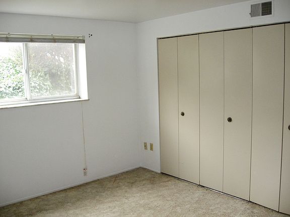 4th image of 800 Park Ave APT 2