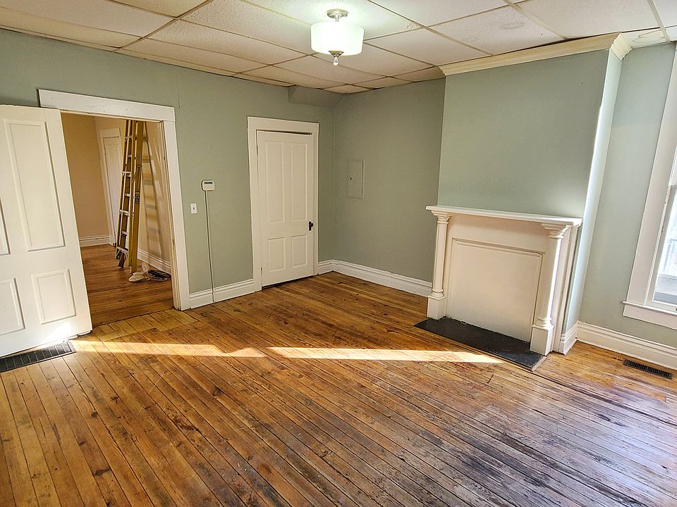 1st image of 322 Logan St APT 3