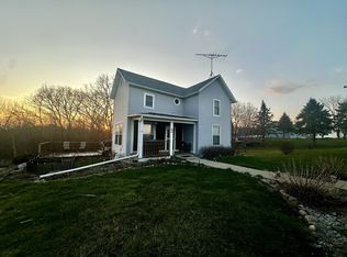 802 N Washington Ave, Mount Carroll, IL 61053