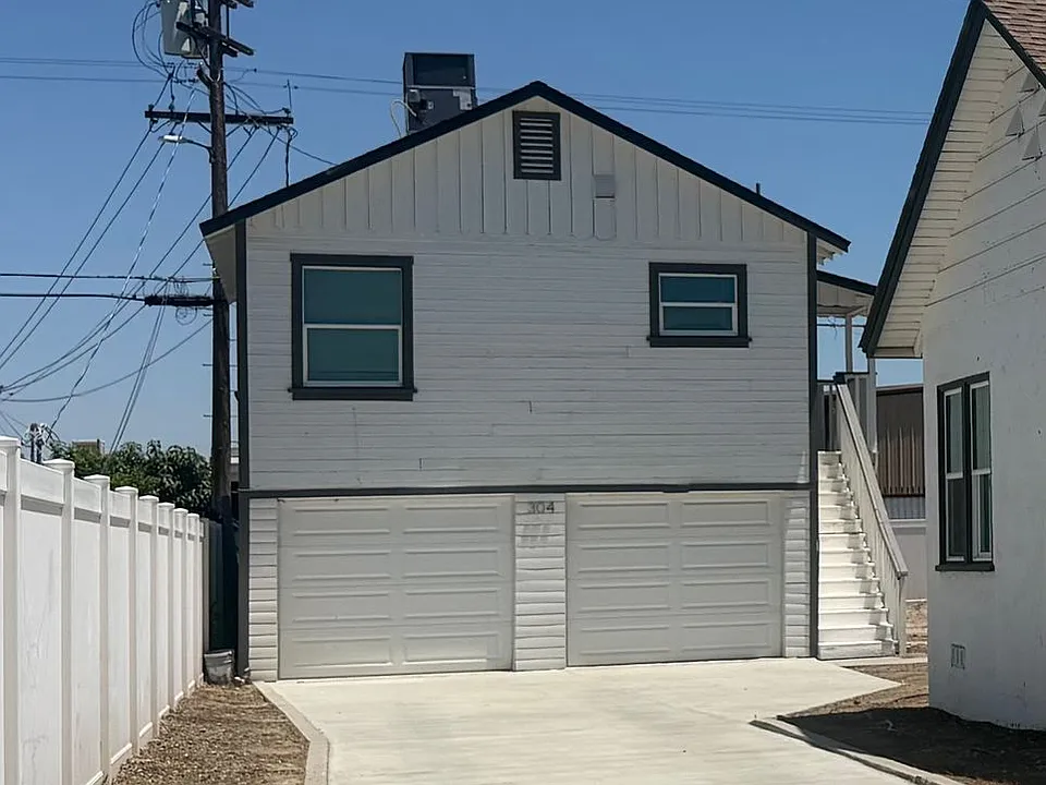 304 E St