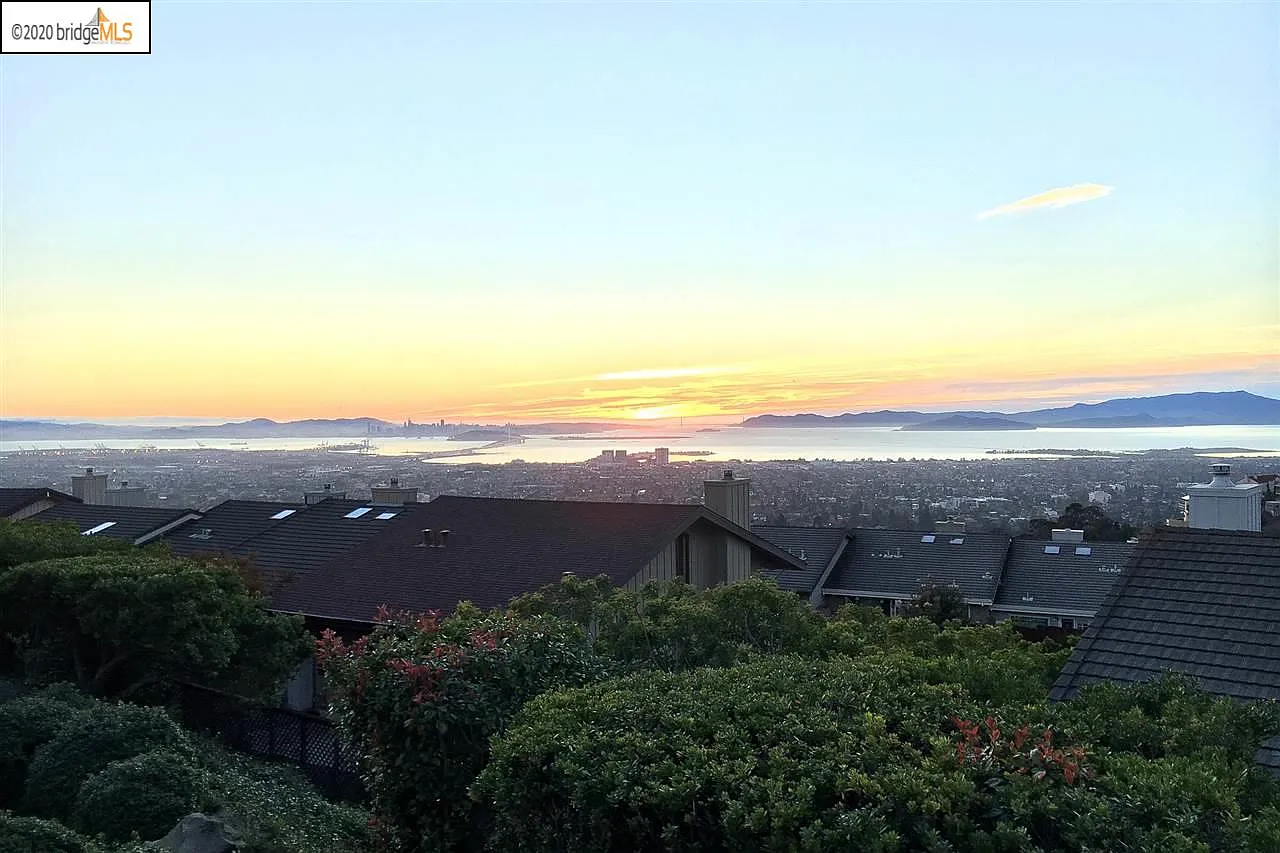 4 Windward Hl photo 1