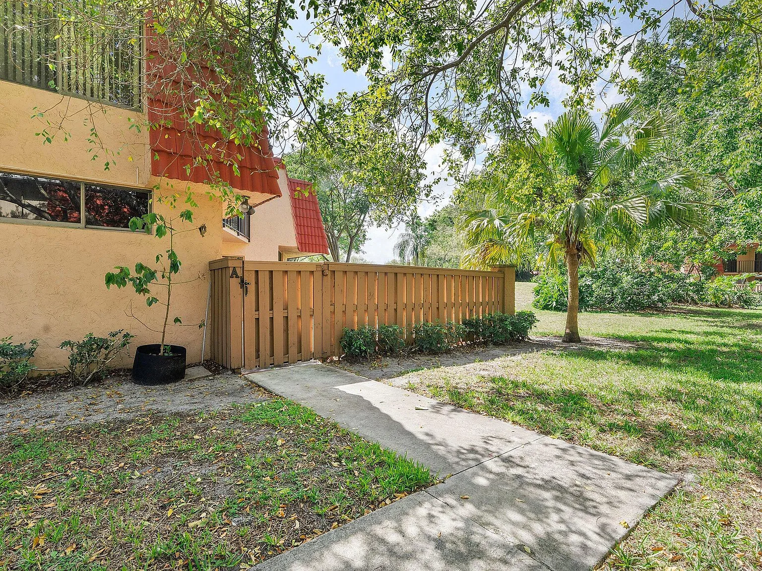 2 bed, 2.5 bath, 1302 sqft, $2,800 — Photo 2