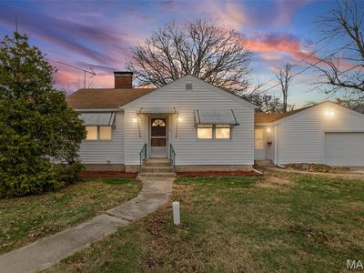 611 Montgomery St, Staunton, IL, 62088