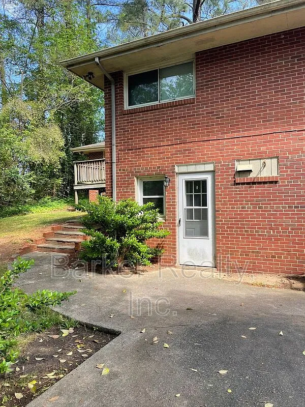 Building Photo - 1204 Gorman St #B