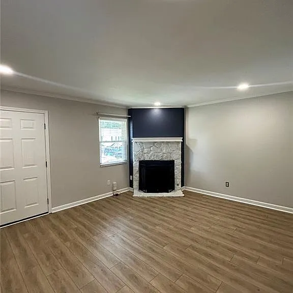 1453 Springleaf Cir SE — Photo 2
